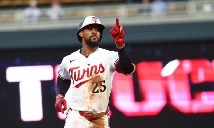 MLBbro Byron Buxton Goes 2-For-4 With Solo HR As Twins Fall Short Of Royals 8-6